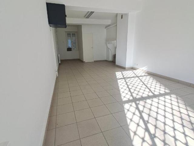 LOCAL PROCHE CENTRE VILLE