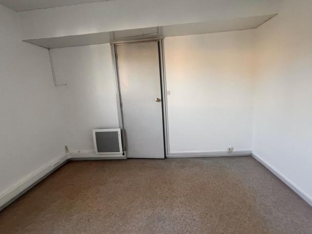 LOCAL PROFESSIONNEL BUREAUX