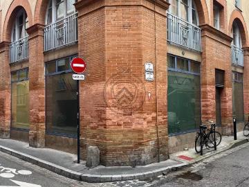 Local professionnel capitole avec parkings possible 101m² Toulouse