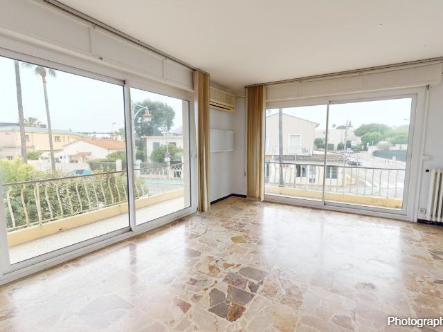 Local professionnel 89 m² Murs à vendre Emplacement stra. 89m² Villeneuve Loubet