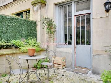 LOCAL SUR RUE 48 m2 + CAVE 16 m2 RUE VAUVENARGUES
