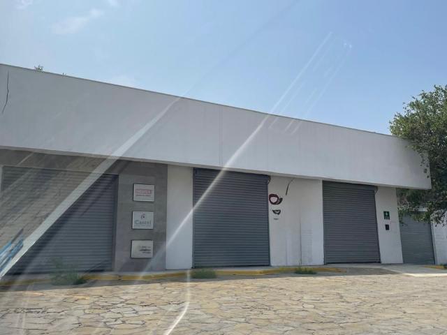 Local/Bodega Comercial sobre Carretera Nacional, Los Cristales