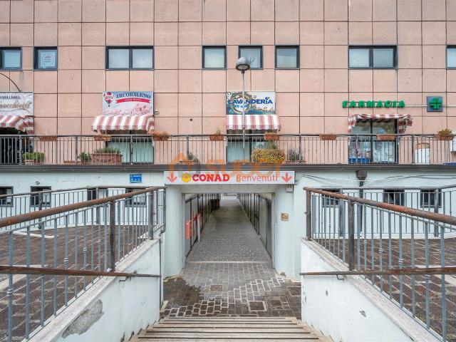 LOCALE COMMERCIALE IN AFFITTO A BASTIA UMBRA – PIAZZA XXV APRILE