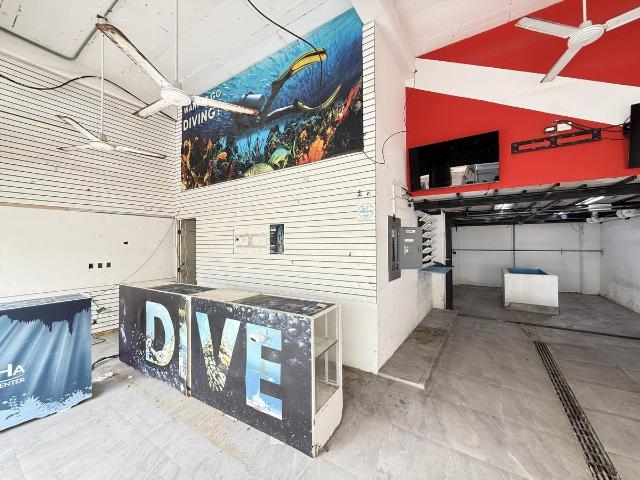 LOCALES COMERCIALES A PASOS DE LA 5ta AVE