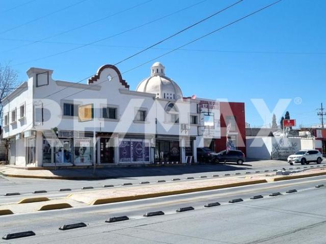 Locales Comerciales en Avenida Universidad