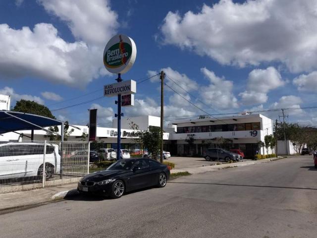 Locales Comerciales en Plaza Revoluci?n. Frente a Plaza The Harbor. Zona norte
