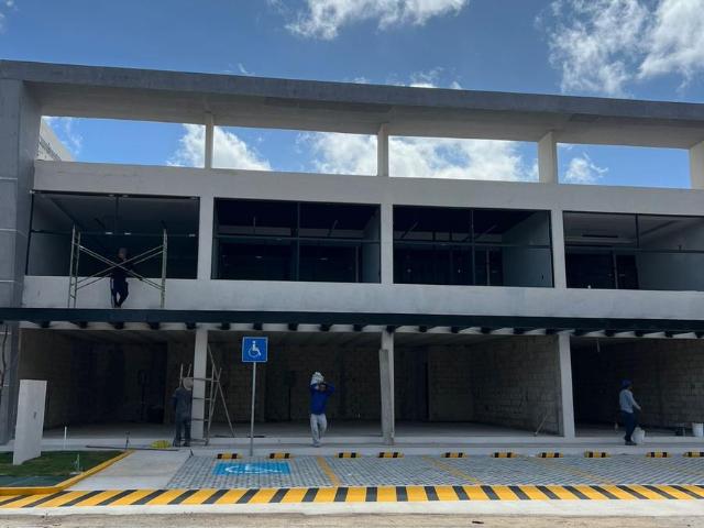 | Locales comerciales en renta en Complejo Diamante |