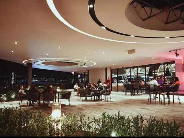 Locales comerciales en renta en Plaza Vía Cordillera en Valle Poniente