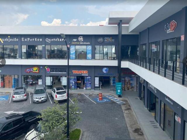 LOCALES COMERCIALES EN VENTA Y EN RENTA SOBRE AVENIDA PRICIPAL, ZAKIA