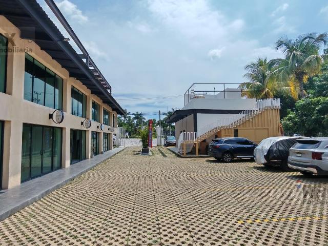 Locales comerciales en venta y renta Corredor comercial Para?so Country?Clave 6328