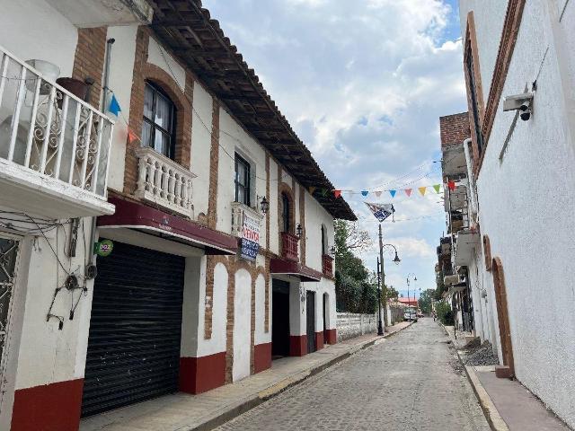 LOCALES COMERCIALES Y CASA EN EL CENTRO DE VILLA DEL CARBON