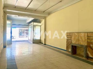 Locales comerciales 3 en venta en el centro de la ciudad