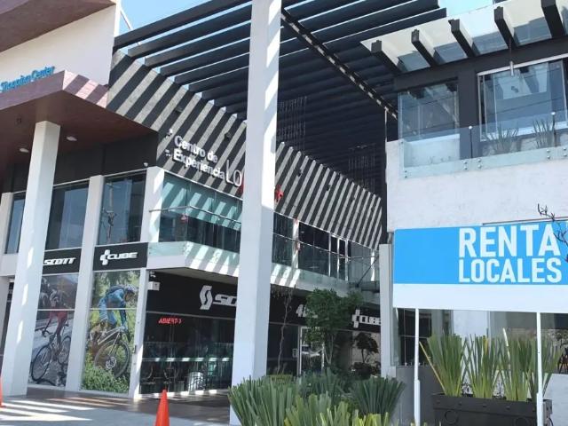 Locales en Plaza Comercial en Angelópolis Plaza Comercial en 2 Niveles con estacionamiento Subterrá