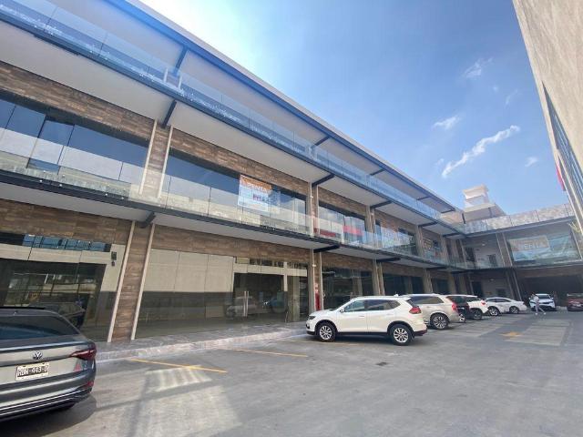 Locales en plaza comercial en renta, Ocoyoacac
