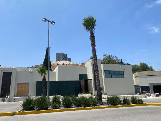 LOCALES EN RENTA DESDE 100M2 EN ALBA ROJA, ZONA CON ALTO TRAFICO