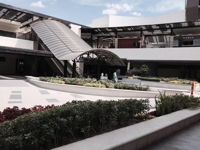Locales en renta Plaza Constituyentes