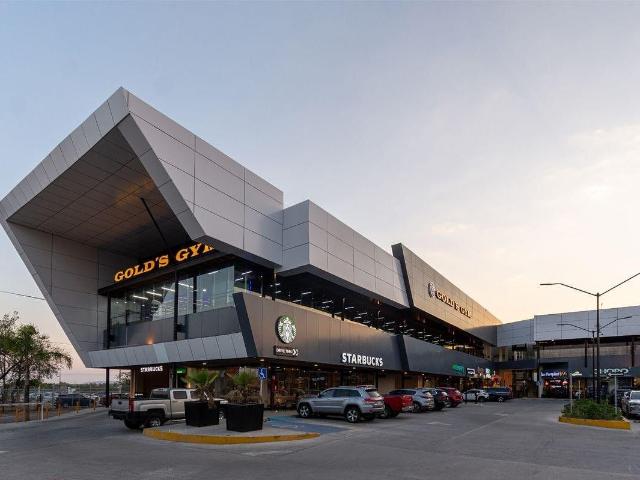 LOCALES EN RENTA PLAZA GARZA SADA