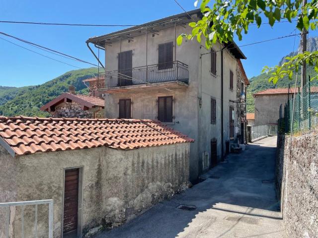 Località Tarpini 5 8 vani 100mq