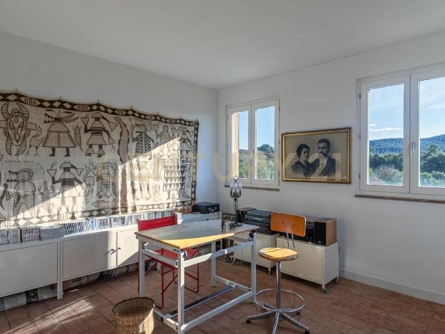 Località Valle Maggiore 1 12 vani 350mq