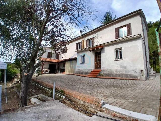 Località Bricco 1 10 vani 250mq