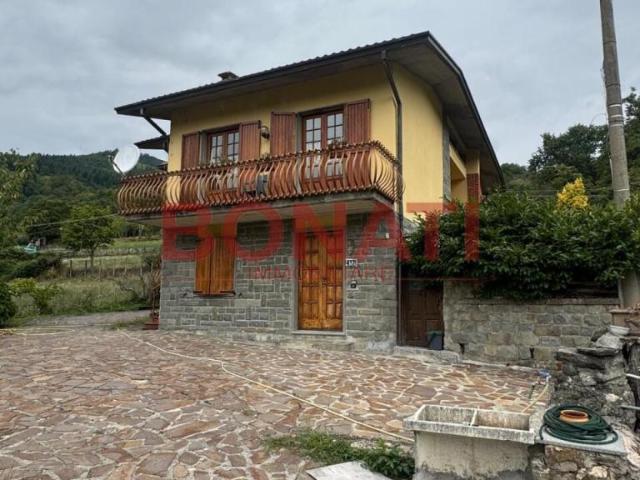 Località Castello 11 10 vani 320mq