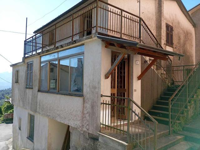 LOCALITà CERCO FRAZIONE RICCO 7 vani 115mq