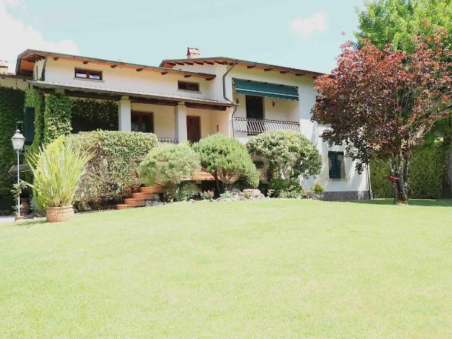 Località Dinucci 35 16 vani 400mq
