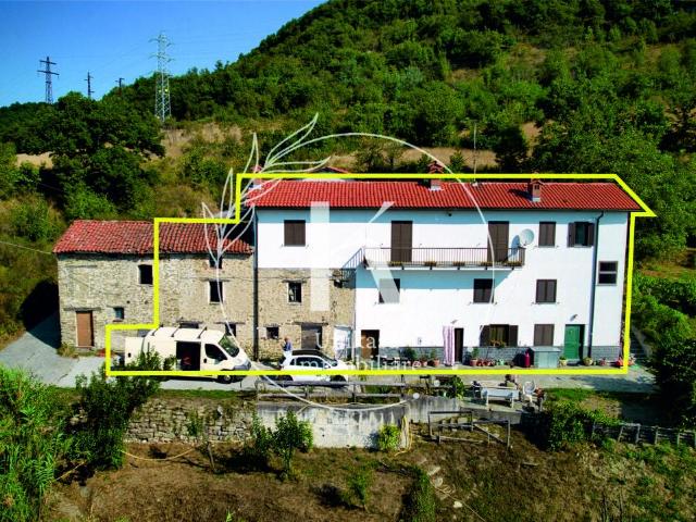 Località Fornacca 13 vani 270mq