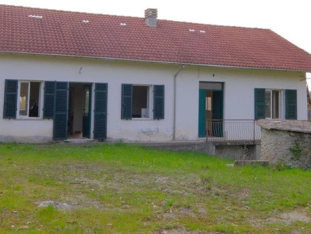 Località Garbarini 17 8 vani 164mq