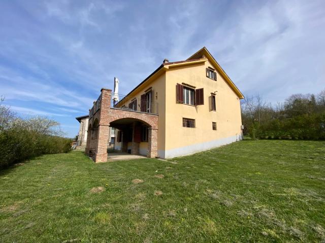 Località Leprato 14 7 vani 198mq