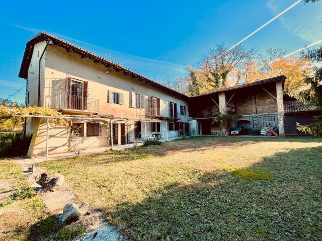 Località Panate 18 10 vani 270mq