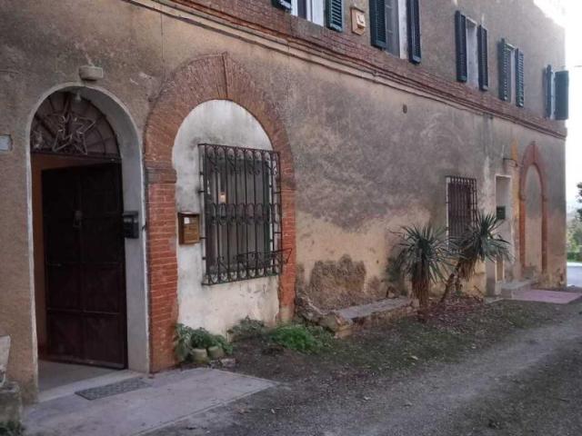 LOCALITÀ RENCINE 6 vani 150mq