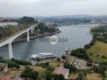 Localização Estratégica Vila Nova de Gaia / Oliveira do Douro