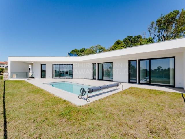 Moradia T3 isolada com piscina, Caldas da Rainha