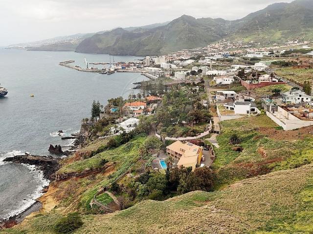 Localizado na exclusiva Urbanização da Rochinha, no Caniçal. 2180m² Caniçal