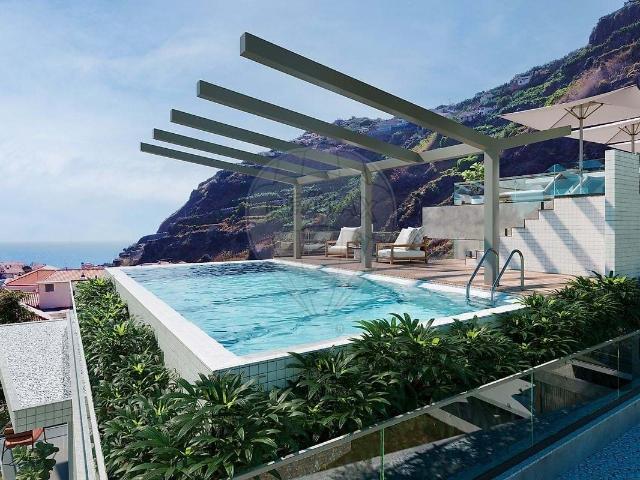 Localizado na encantadora vila da Ribeira Brava, na costa su. 74m² Ribeira Brava
