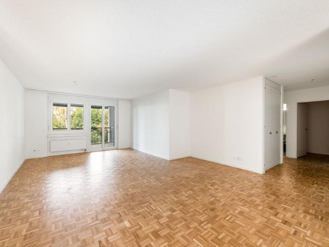 First occupancy after renovation. Spacious apartment in the middle of a family friendly neighborhood