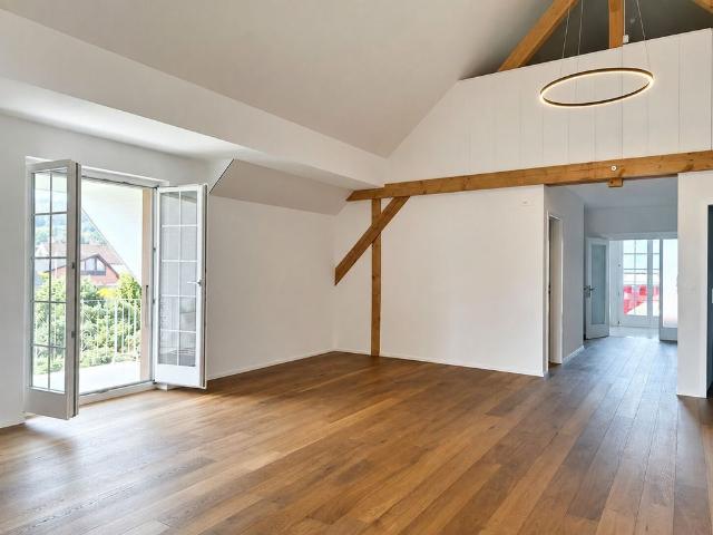 A home to fall in love with: Dreamily renovated 4.5 room apartment