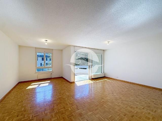 Agréable appartement lumineux de 5.5 pièces au calme absolu!