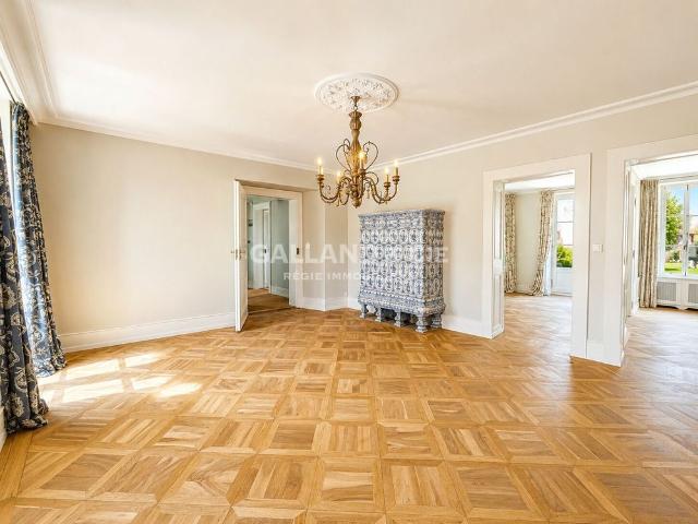 Character manor house in the heart of a private estate