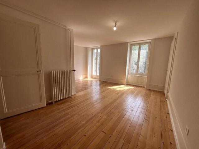 Beautifully renovated 3.5 room apartment with balcony and garden in Yverdon les Bains