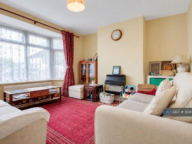 Locarno Road, Greenford, UB6 1 bed in a house share to rent £725 pcm £167 pw