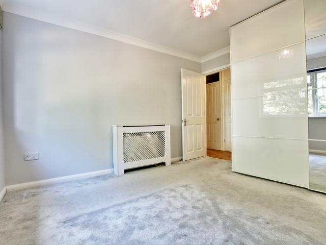 Located on a very sought after street, right on top of Bromley High street