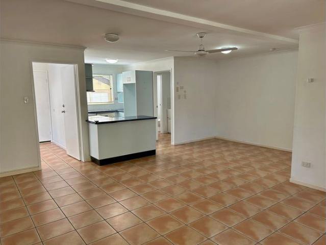 Located across from Noosa River Waterway a short stroll to Gympie Terrace