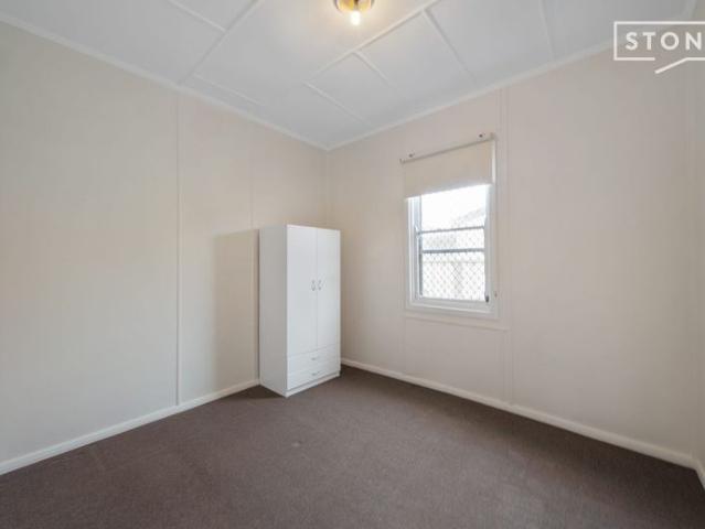 Located behind Parkview Takeaway walk down the driveway to the very rear of the block behind the colourbond Fence/Gate