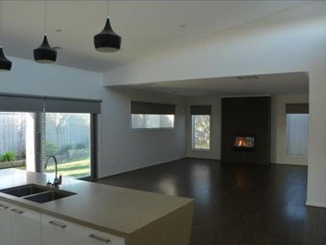 LOCATED CLOSE TO SCHOOLS, CAFES AND WALKING TRACKS