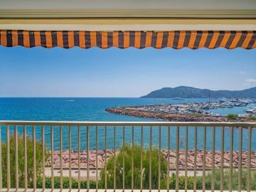 Located in one of Mandelieu's most sought after residences. 179m² Mandelieu la Napoule