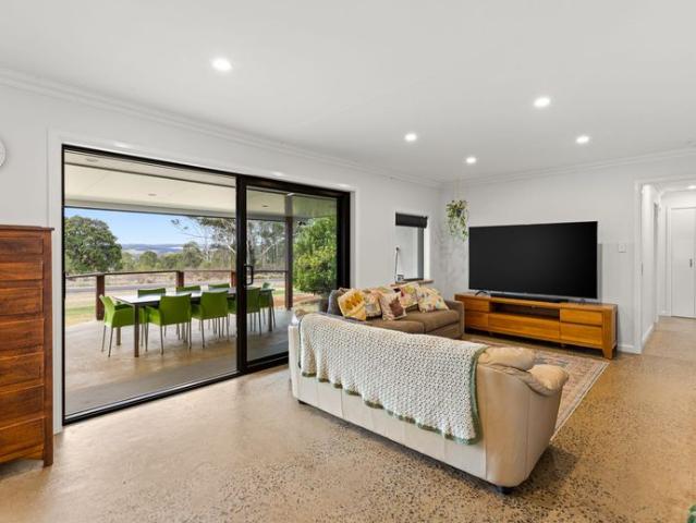 Located in a sensational position, walking distance to the Farmers Arms Pub and backing onto the Cabarlah Markets grounds