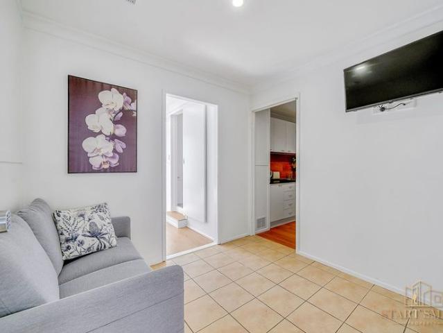 Located in Boondall, Northside of Brisbane 1 bedroom self contained