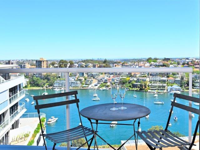 LOCATED IN THE VERY POPULAR COLONNADES COMPLEX AND SITUATED ON LEVEL 19 WITH STUNNING VIEWS